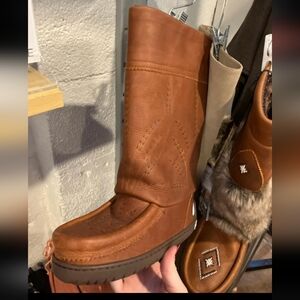 Manitoba Brown Leather Sz 5 Women's Boots (Sz 5 Has No Fur)